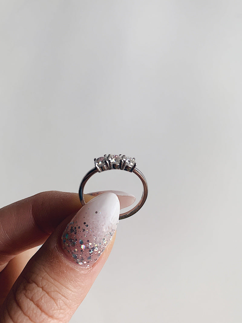 14K White Gold Ring 