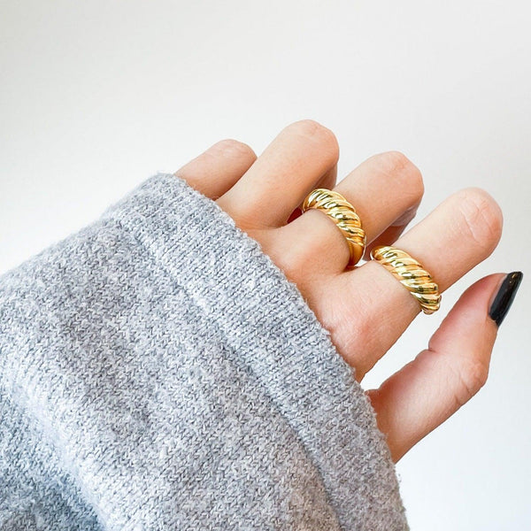 Gold Twirl Ring