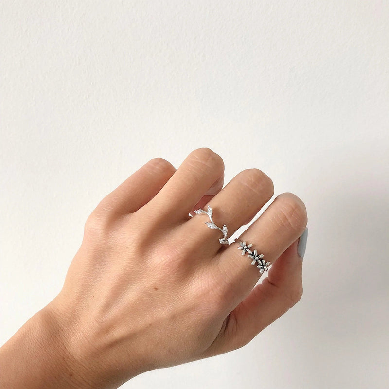 Dainty Leaf Cluster Ring