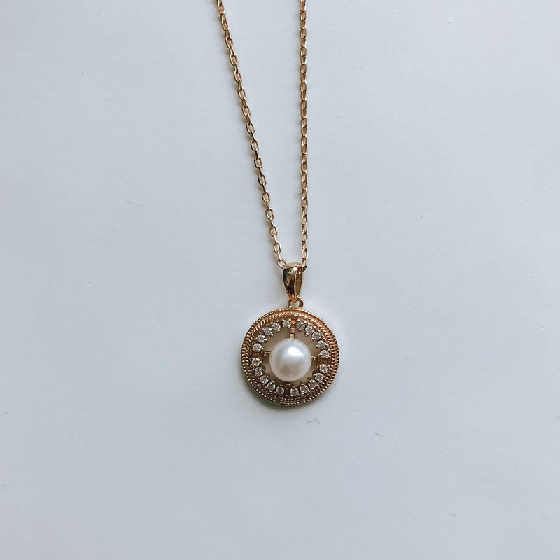Stunning pearl necklace in 14K gold vermeil